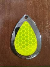 Load image into Gallery viewer, Spinn Teaser Muskie Lure - Muskie Getters
